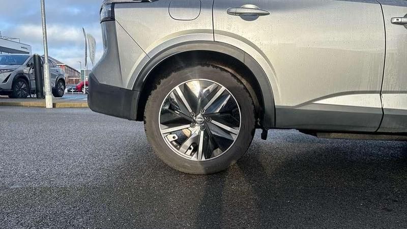 Used Nissan Qashqai Tekna 138 HP (101 kW) 2025 Silver SUV