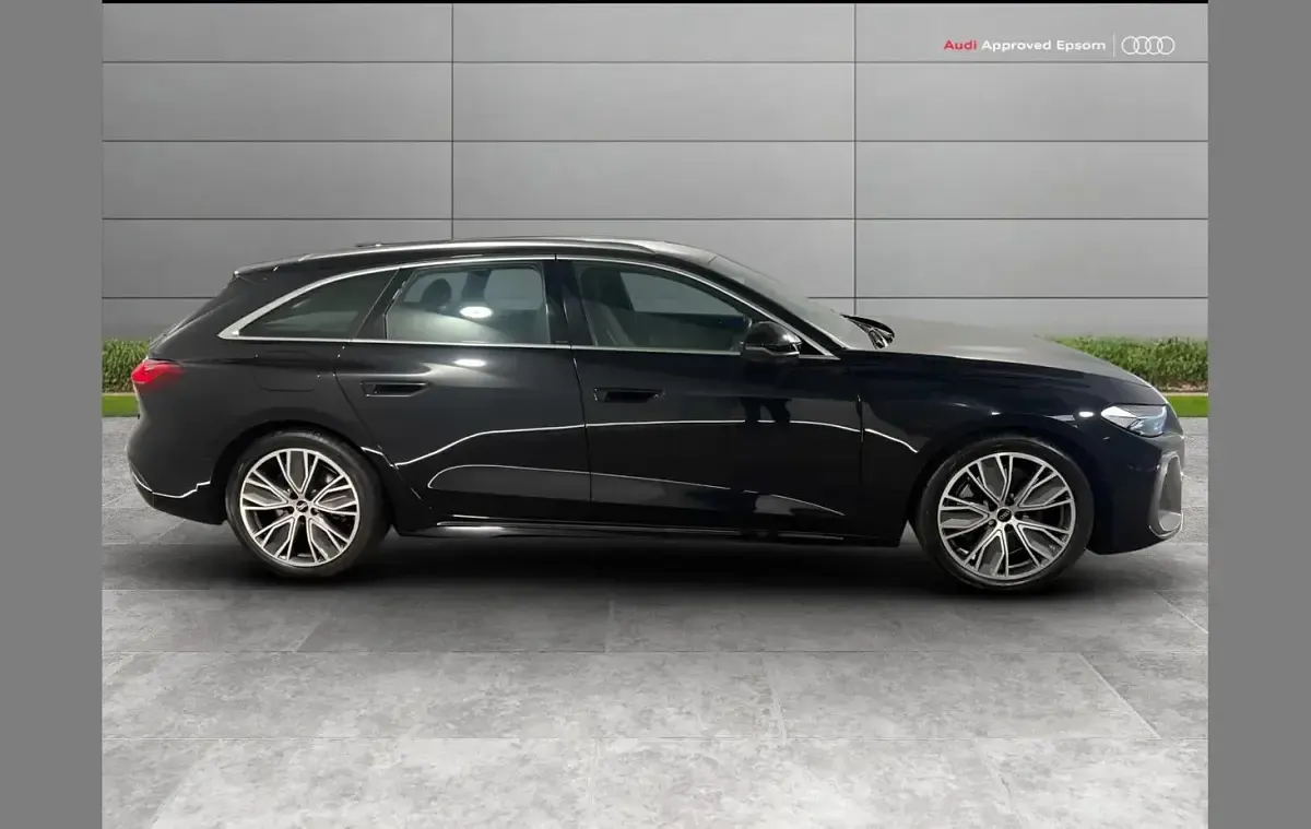 Used Audi A5 Advanced 200 HP (147 kW) 2024 Black Estate