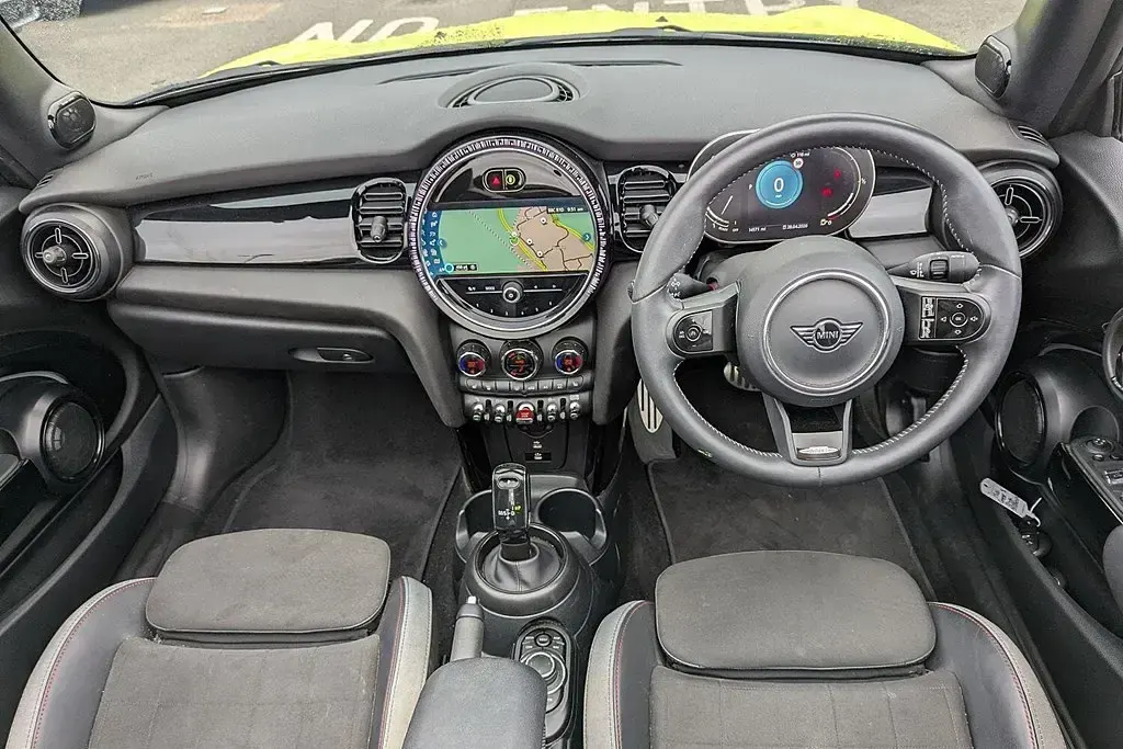 Używany Mini Cooper S Cabriolet 2024 Żółty Kabriolet