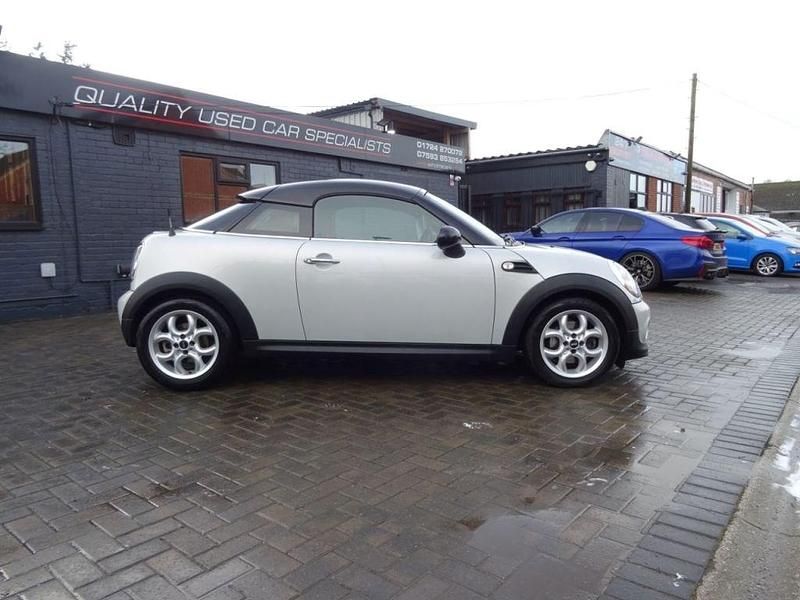 Usado Mini Cooper Coupé 122 CV (89 kW) 2013 Plateado Coupe