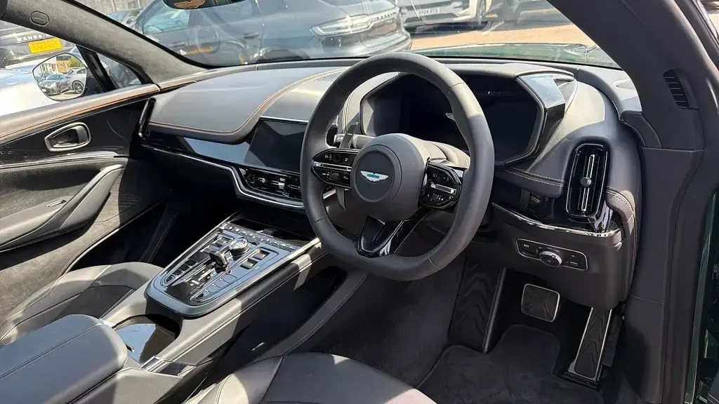 Usado Aston Martin DBX 707 707 CV (519 kW) 2025 Verde SUV