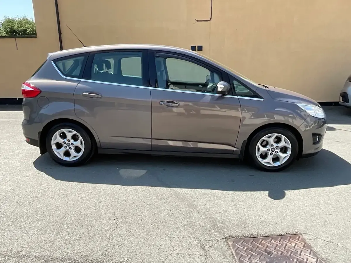 Used Ford C-MAX Zetec 2014 Brown MPV