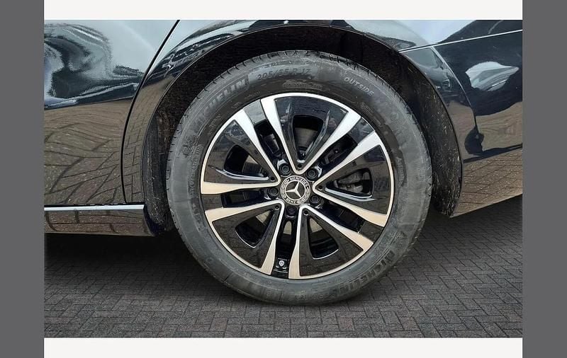 Używany Mercedes A200 Executive 161 KM (118 kW) 2025 Czarny Sedan/Limuzyna