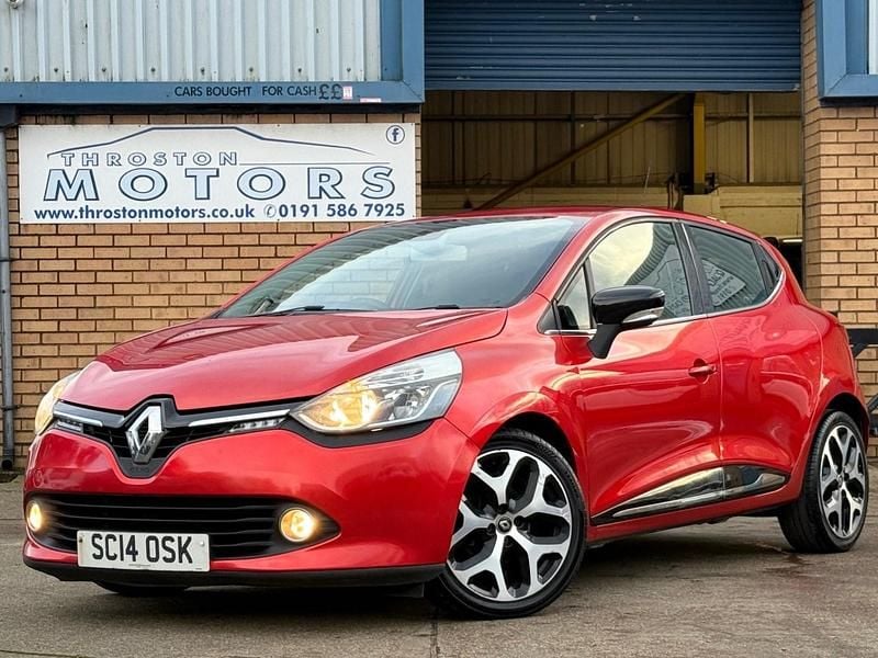 Used Renault Clio IV Dynamique 90 HP (66 kW) 2014 Red Hatchback