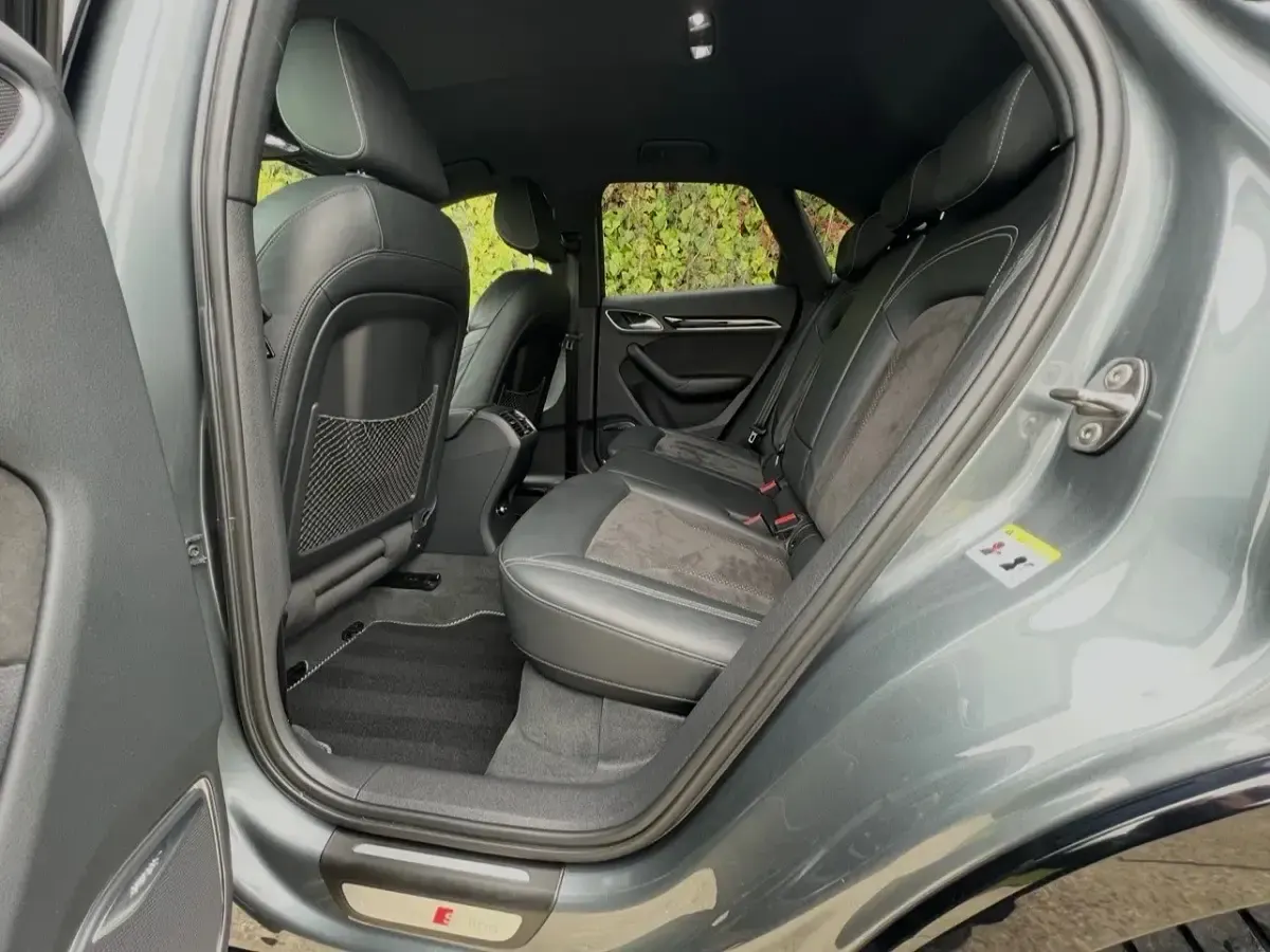 Second-hand Audi Q3 Black Edition 180 CP (132 kW) 2017 Gri SUV