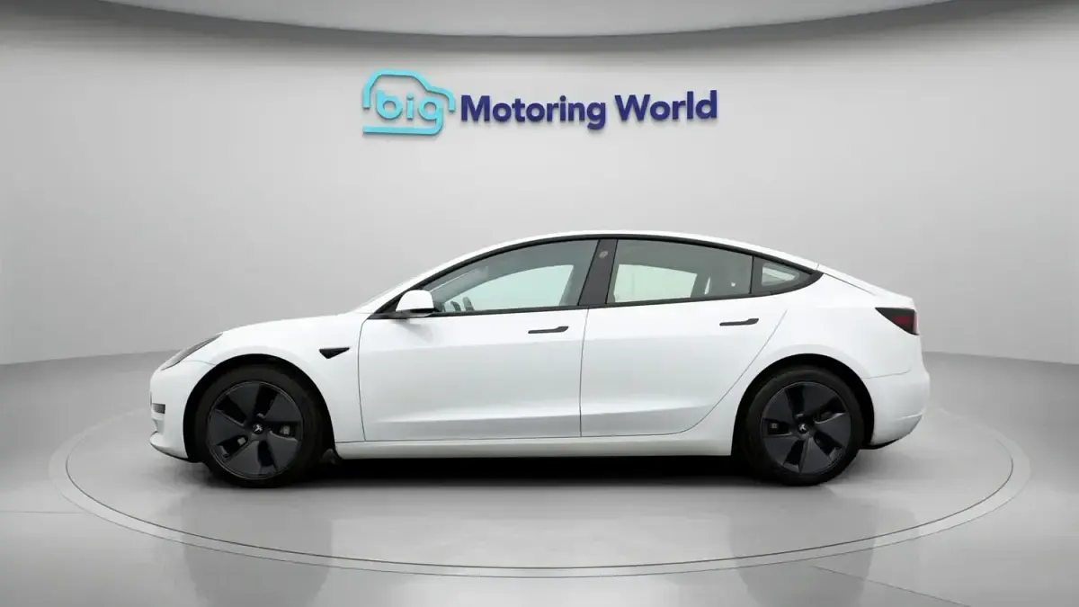 Usado Tesla Model 3 Standard Range 180 kW (245 HP) 2021 Branco Sedan