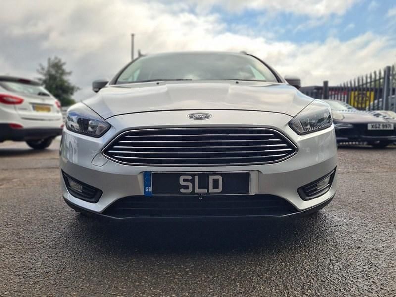 Used Ford Focus Zetec 120 HP (88 kW) 2018 Silver Estate