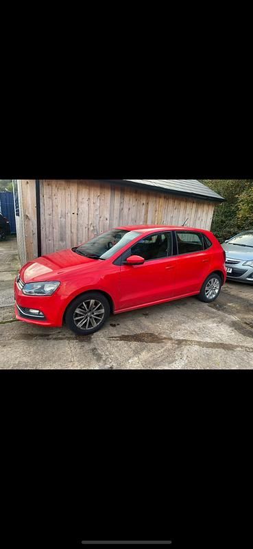 Used VW Polo SE 75 HP (55 kW) 2015 Red Hatchback