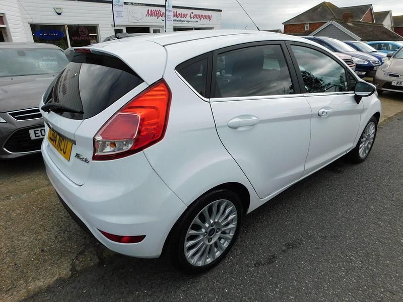 Used Ford Fiesta Titanium 2014 White Hatchback