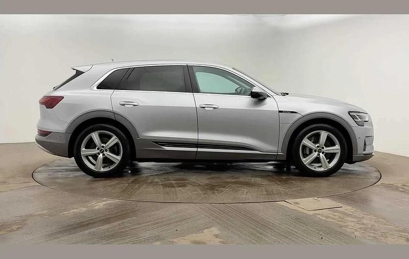 Used Audi e-tron Advanced 300 kW (408 HP) 2022 Silver SUV