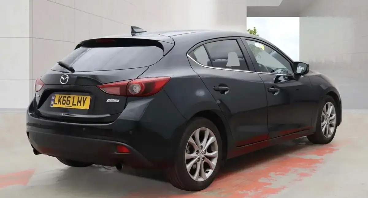 Used Mazda 3 120 HP (88 kW) 2016 Black Hatchback