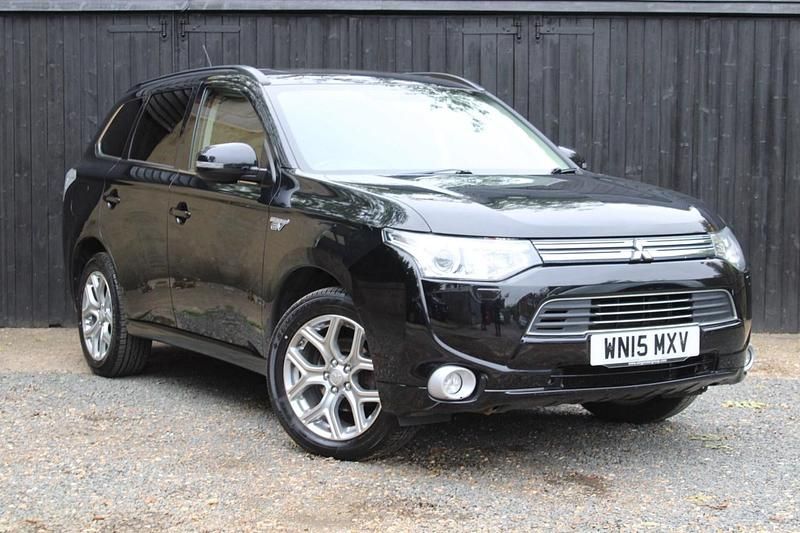 Black Used 2015 Mitsubishi Outlander P-HEV Estate | £7,490 (Fair price) - Image 1/4