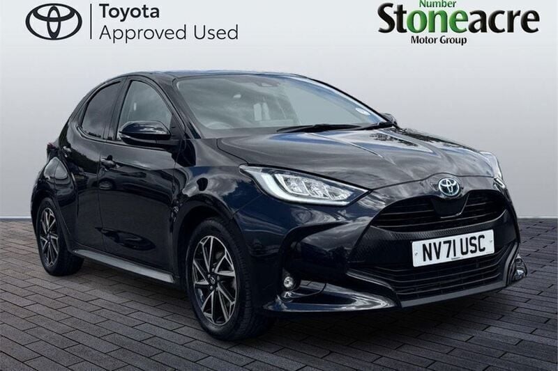 Black Used 2022 Toyota Yaris Hybrid Design Hatchback | £15,200 (Good price) - Image 1/4