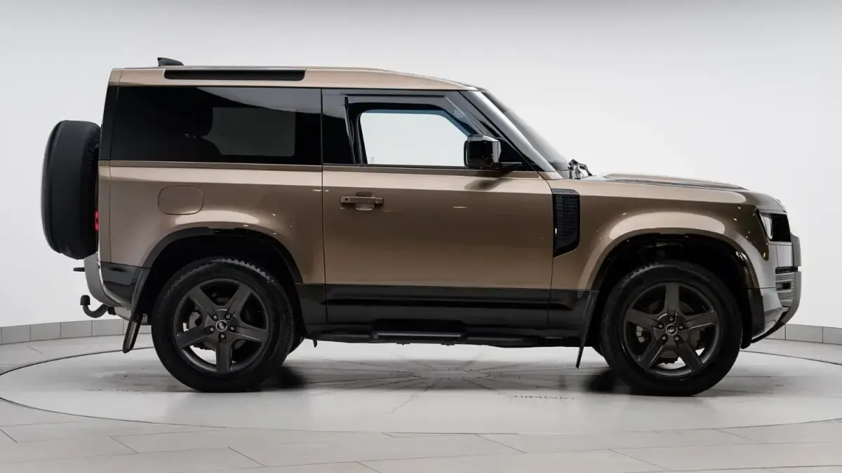 Usado Land Rover Defender SE Dynamic 2024 Marrón SUV