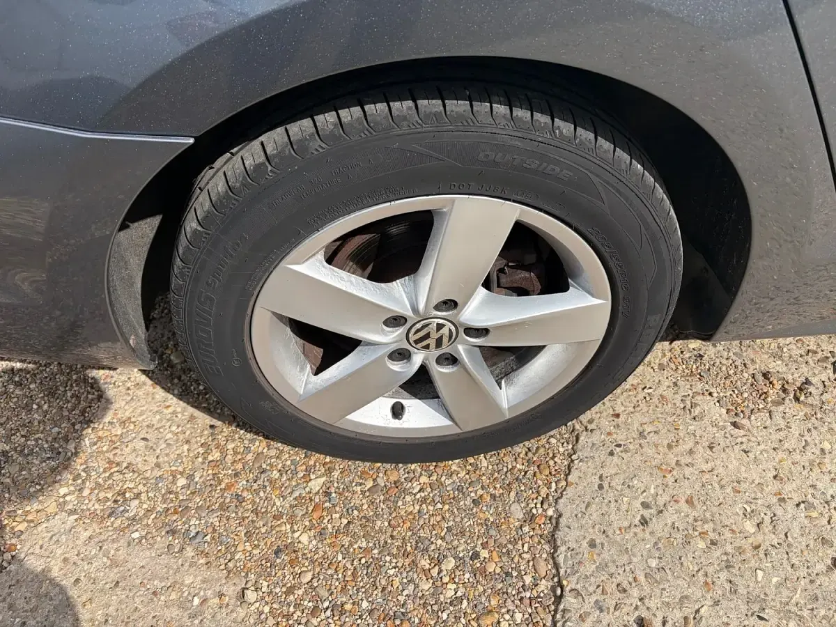 Used VW Jetta SE 140 HP (102 kW) 2012 Grey Sedan