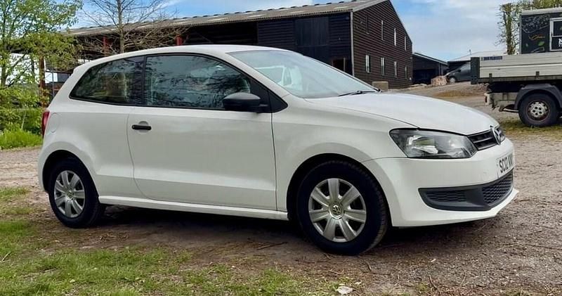 Used VW Polo S 60 HP (44 kW) 2012 White Hatchback