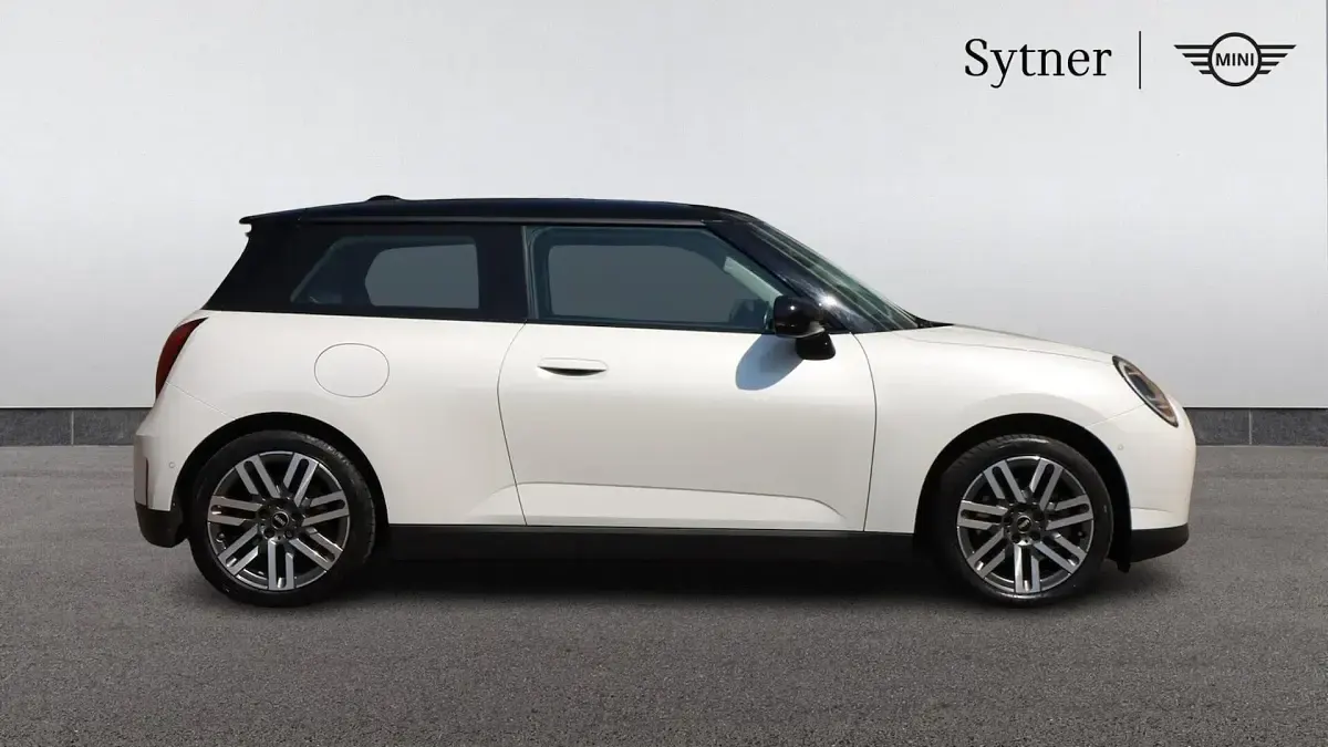 Używany Mini Cooper SE Hatch 158 kW (215 KM) 2024 Biały Hatchback