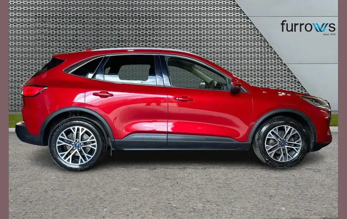 Used Ford Kuga Titanium 147 HP (108 kW) 2023 Red SUV