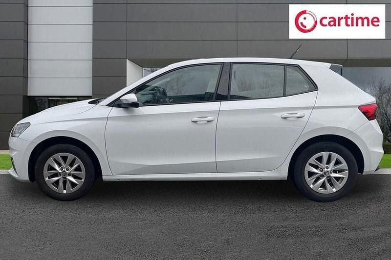 Used Skoda Fabia Comfort 95 HP (69 kW) 2022 White Hatchback