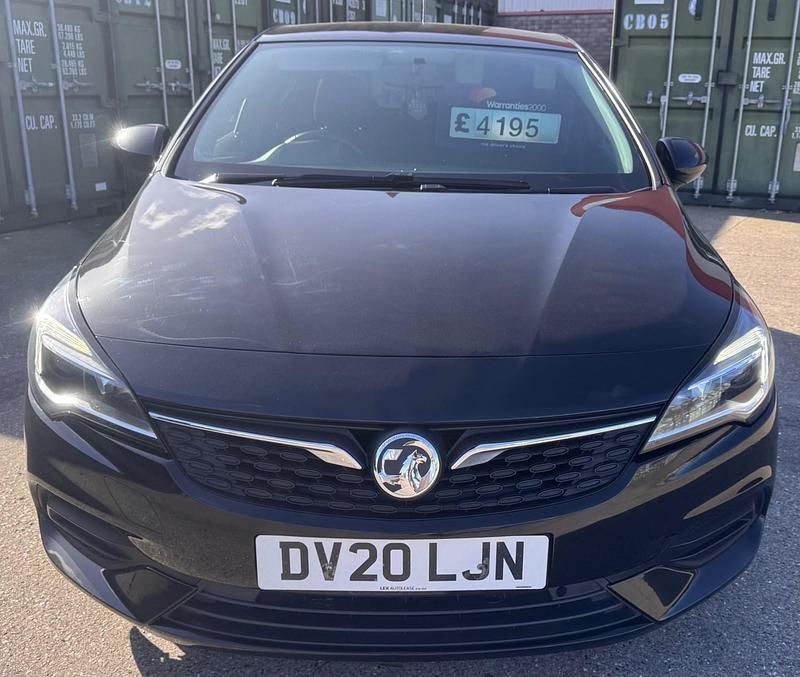 Second-hand Vauxhall Astra Business Edition 105 CP (77 kW) 2020 Negru Hatchback