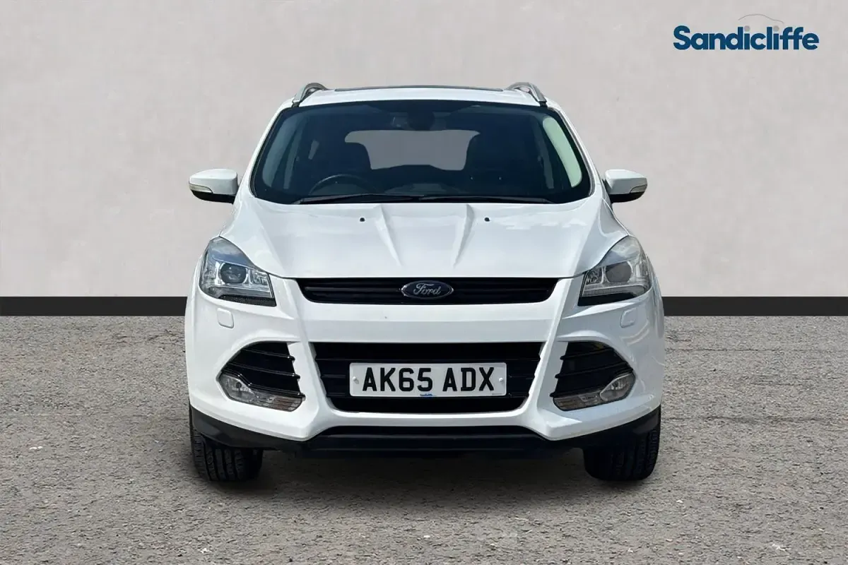Käytetty Ford Kuga Titanium X 180 HP (132 kW) 2015 Valkoinen Katumaasturi