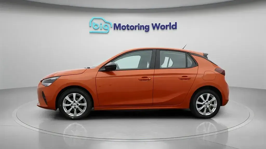 Second-hand Vauxhall Corsa Design Edition 75 CP (55 kW) 2022 Portocaliu Hatchback