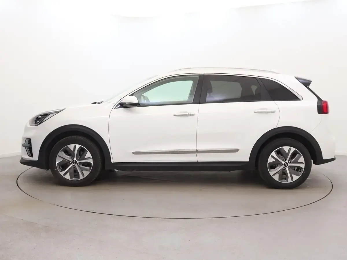 Used Kia Niro 150 kW (204 HP) 2020 White SUV