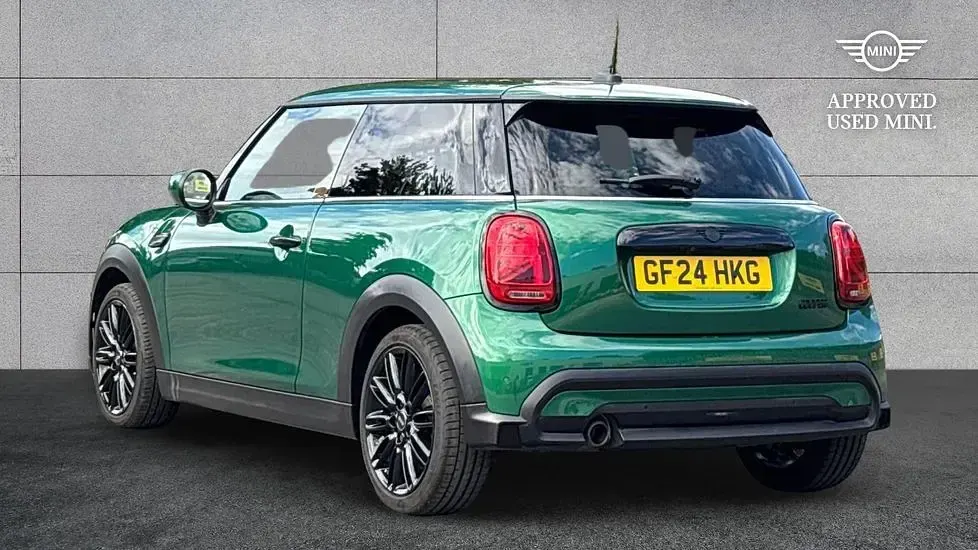Used Mini Cooper Exclusive 134 HP (98 kW) 2024 Green Hatchback