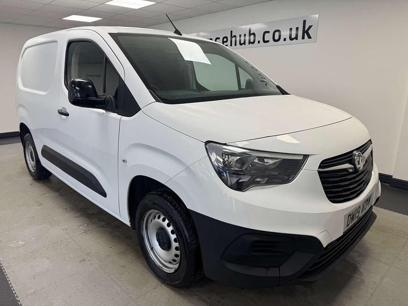 Used Vauxhall Combo Edition 75 HP (55 kW) 2019 White MPV