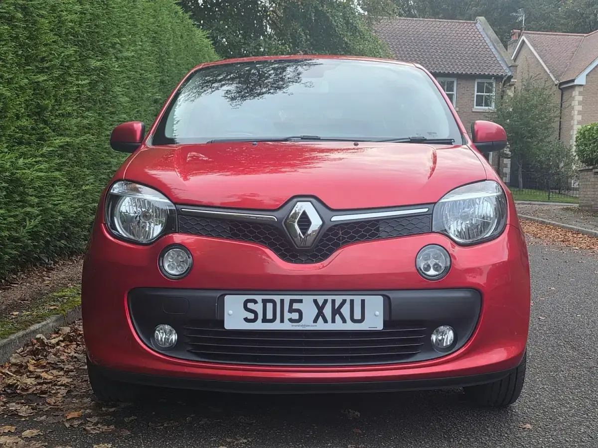 Used Renault Twingo Dynamique 90 HP (66 kW) 2015 Red Hatchback