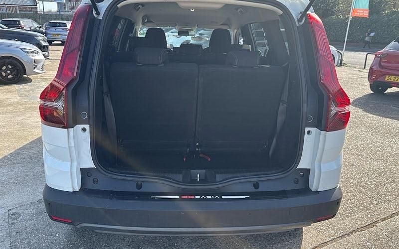 Used Dacia Jogger Extreme 141 HP (103 kW) 2025 MPV