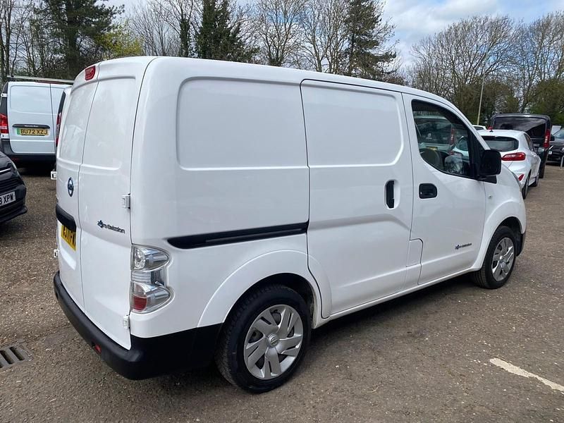 Used Nissan e-NV200 Acenta 80 kW (109 HP) 2021 White MPV