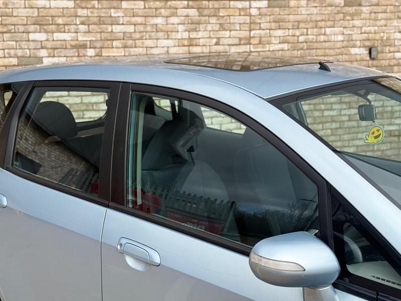 Used Honda Jazz SE 83 HP (61 kW) 2006 Blue Hatchback