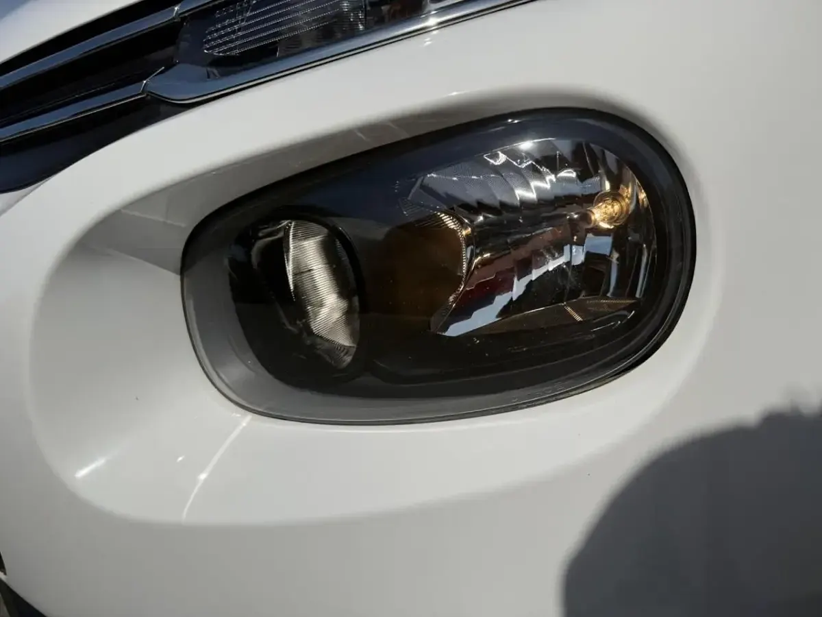 Used Citroën C3 Origins 82 HP (60 kW) 2019 White Hatchback