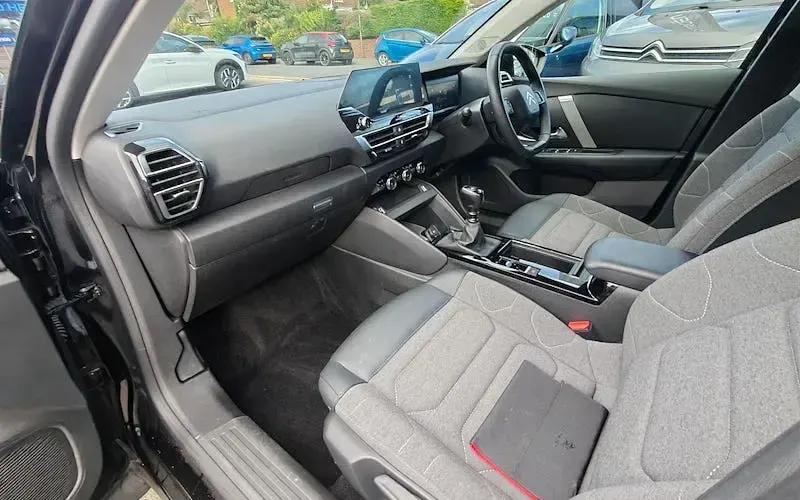 Used Citroën C4 PureTech 101 HP (74 kW) 2022 Black Hatchback