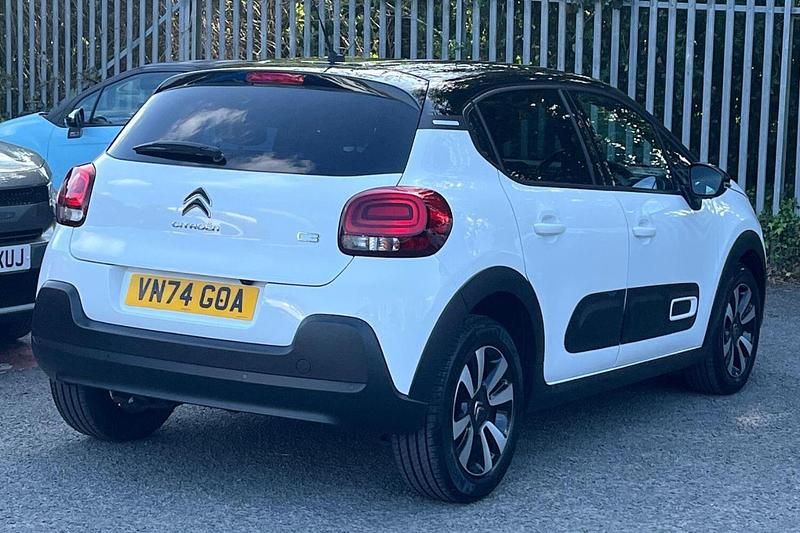 Used Citroën C3 PureTech 110 HP (80 kW) 2024 White Hatchback