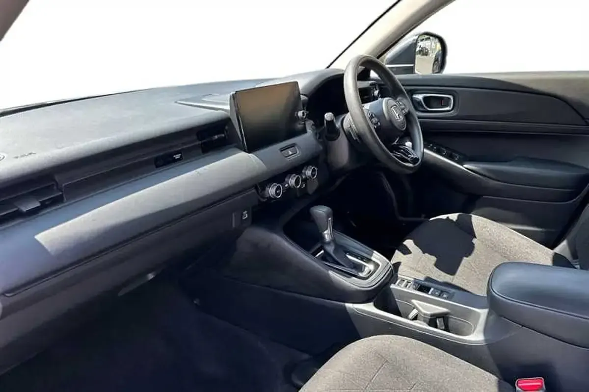 Used Honda HR-V Elegance 131 HP (96 kW) 2024 Grey SUV