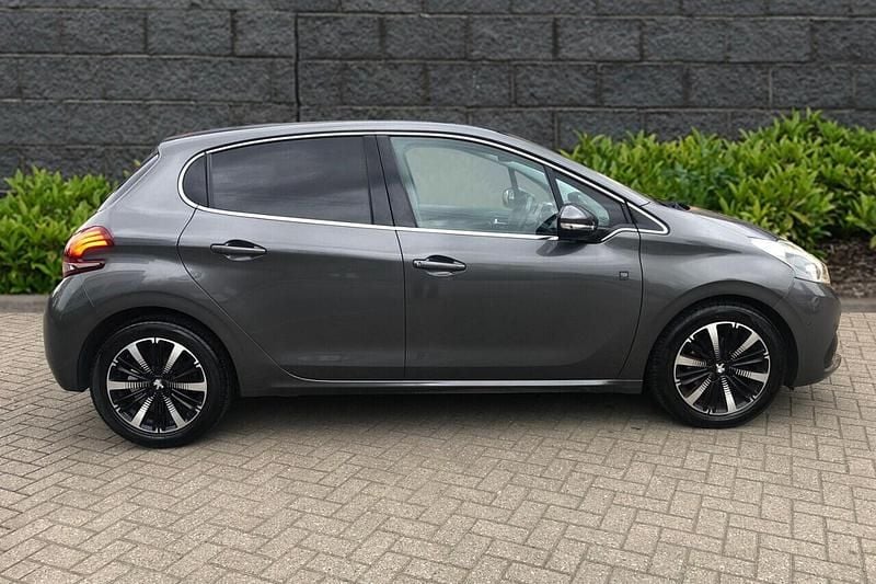 Used Peugeot 208 S 81 HP (59 kW) 2019 Grey Hatchback