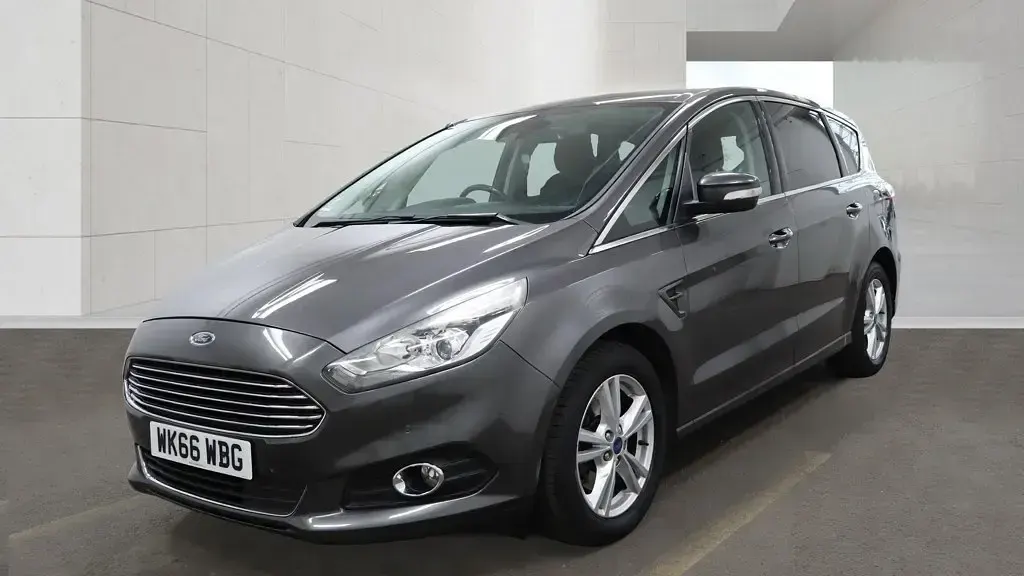 Używany Ford S-MAX Titanium 180 KM (132 kW) 2016 Szary Minivan