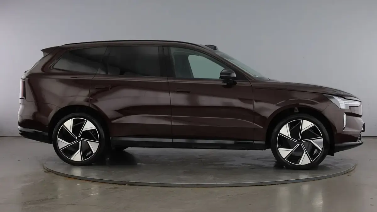 Used Volvo EX90 Performance 380 kW (517 HP) 2025 Red SUV