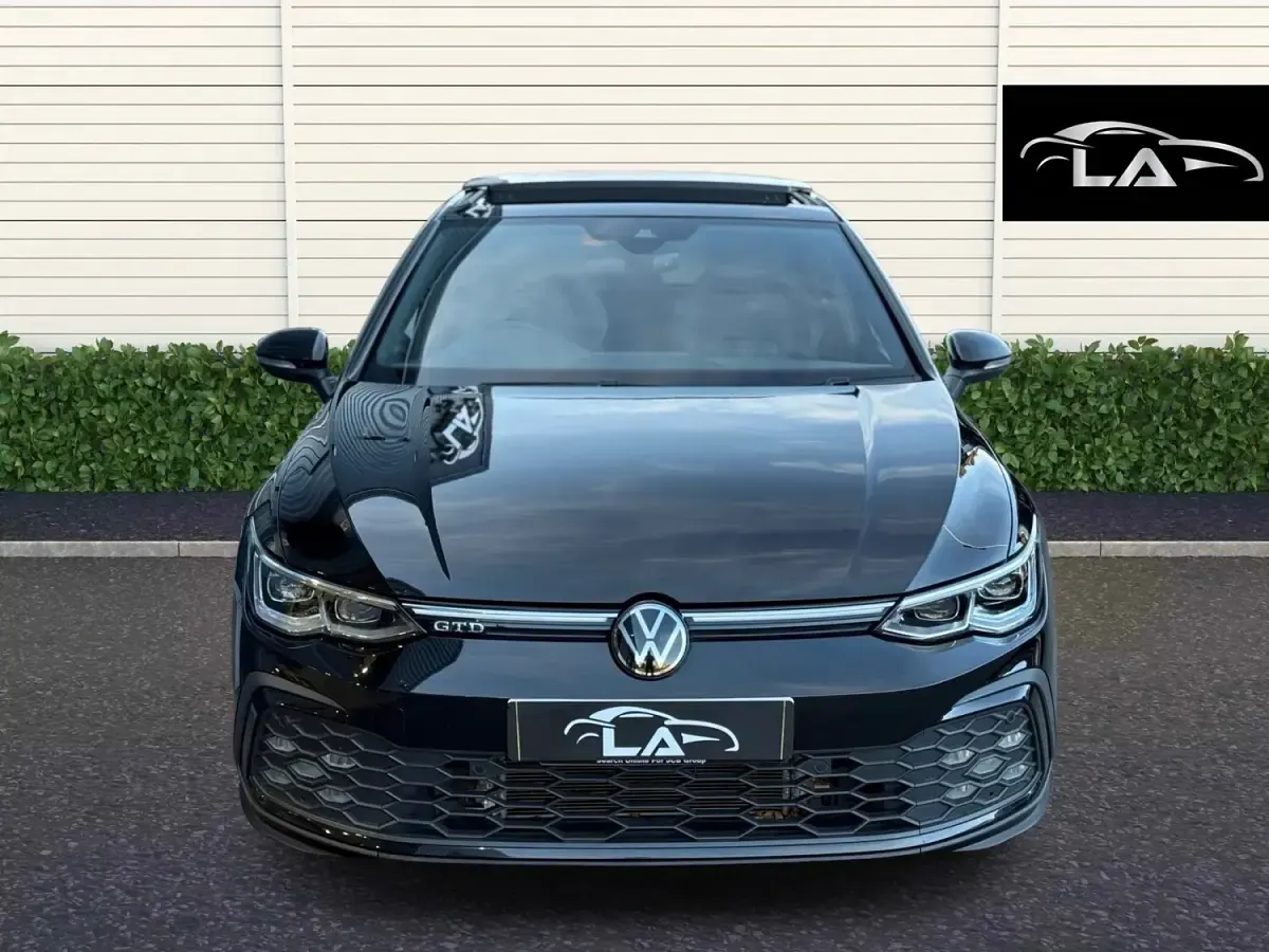 Begagnad VW Golf VIII GTD 2024 Svart Halvkombi