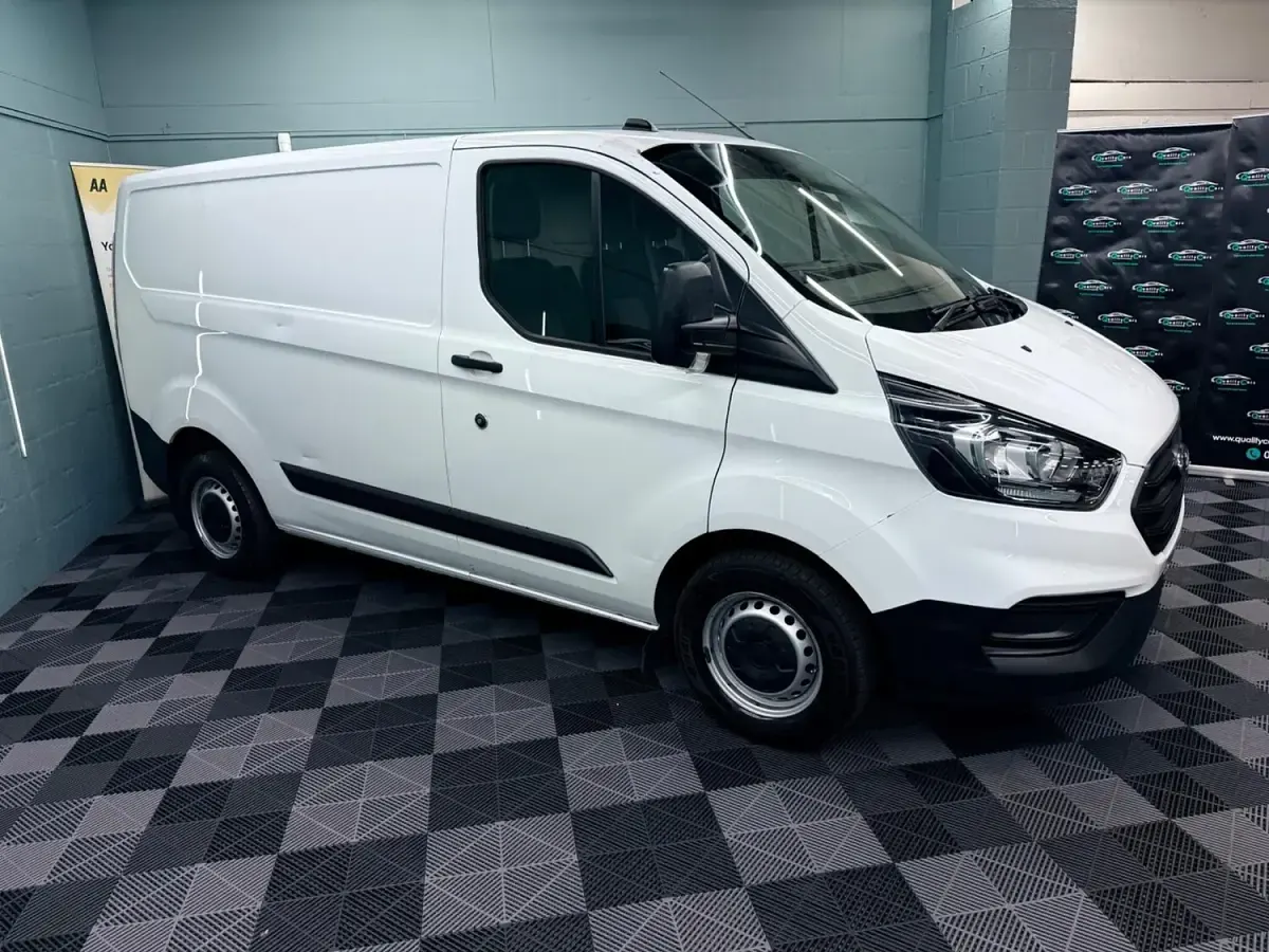 Used Ford Transit Custom S 105 HP (77 kW) 2021 White Van