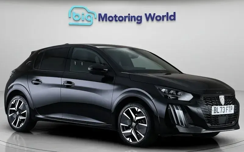Second-hand Peugeot 208 GT 102 CP (75 kW) 2024 Hatchback