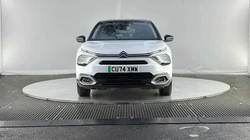 Używany Citroën e-C4 100 kW (136 KM) 2024 Biały Hatchback
