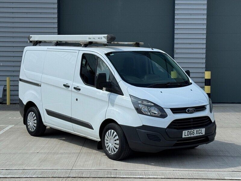 White Used 2016 Ford Transit Custom Van | £4,995 (Good price) - Image 1/4