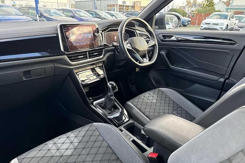 Black Used 2022 VW T-Roc R-line SUV | £21,995 (Fair price) - Image 1/4