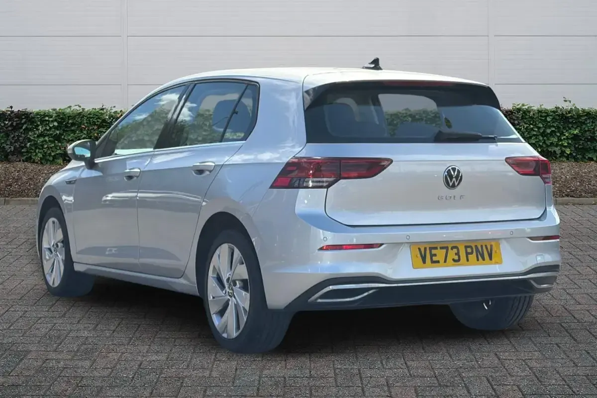 Used VW Golf VIII Style 130 HP (95 kW) 2024 Silver Hatchback