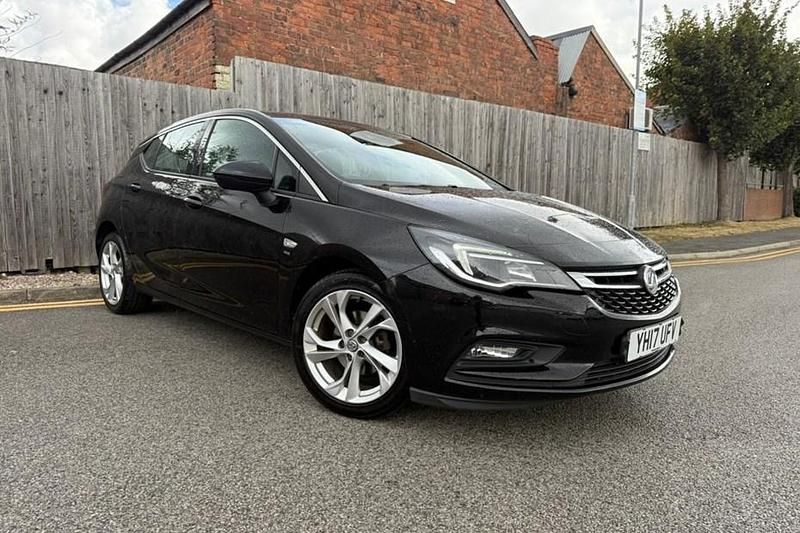 Black Used 2017 Vauxhall Astra SRi Hatchback | £4,495 (Good price) - Image 1/1