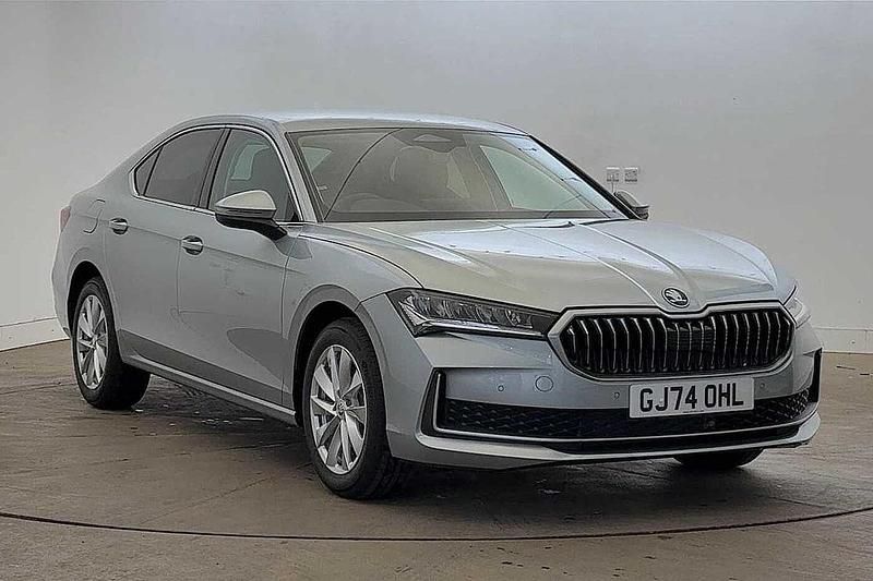 Pebble silver metallic New 2024 Skoda Superb SE Technology Hatchback | £25,999 (Good price) - Image 1/4