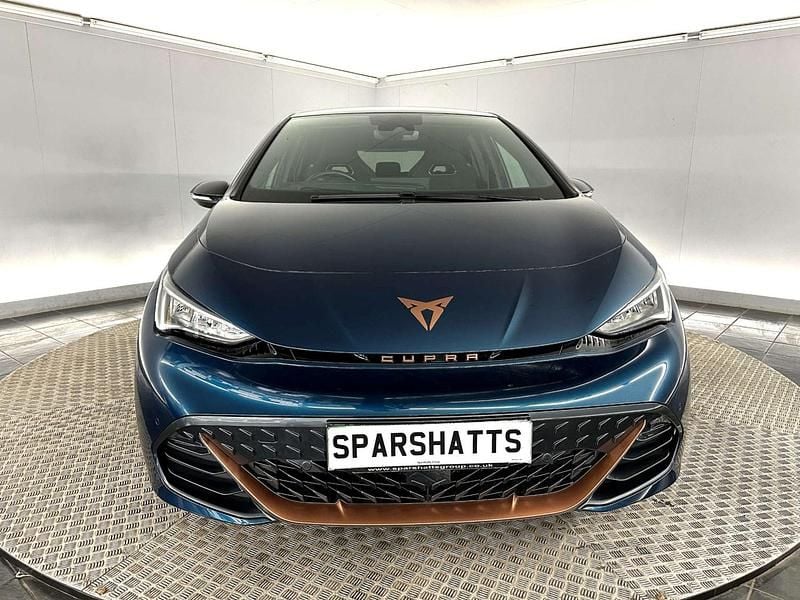 Begagnad Cupra Born e-Boost 169 kW (230 HK) 2023 Blå Halvkombi